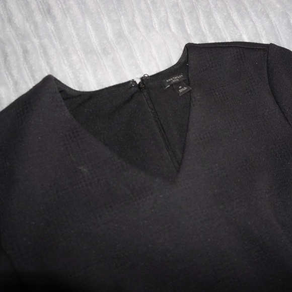 Ann Taylor knee length black dress, V-neck, short sleeve, size 4P - Picture 1 of 2